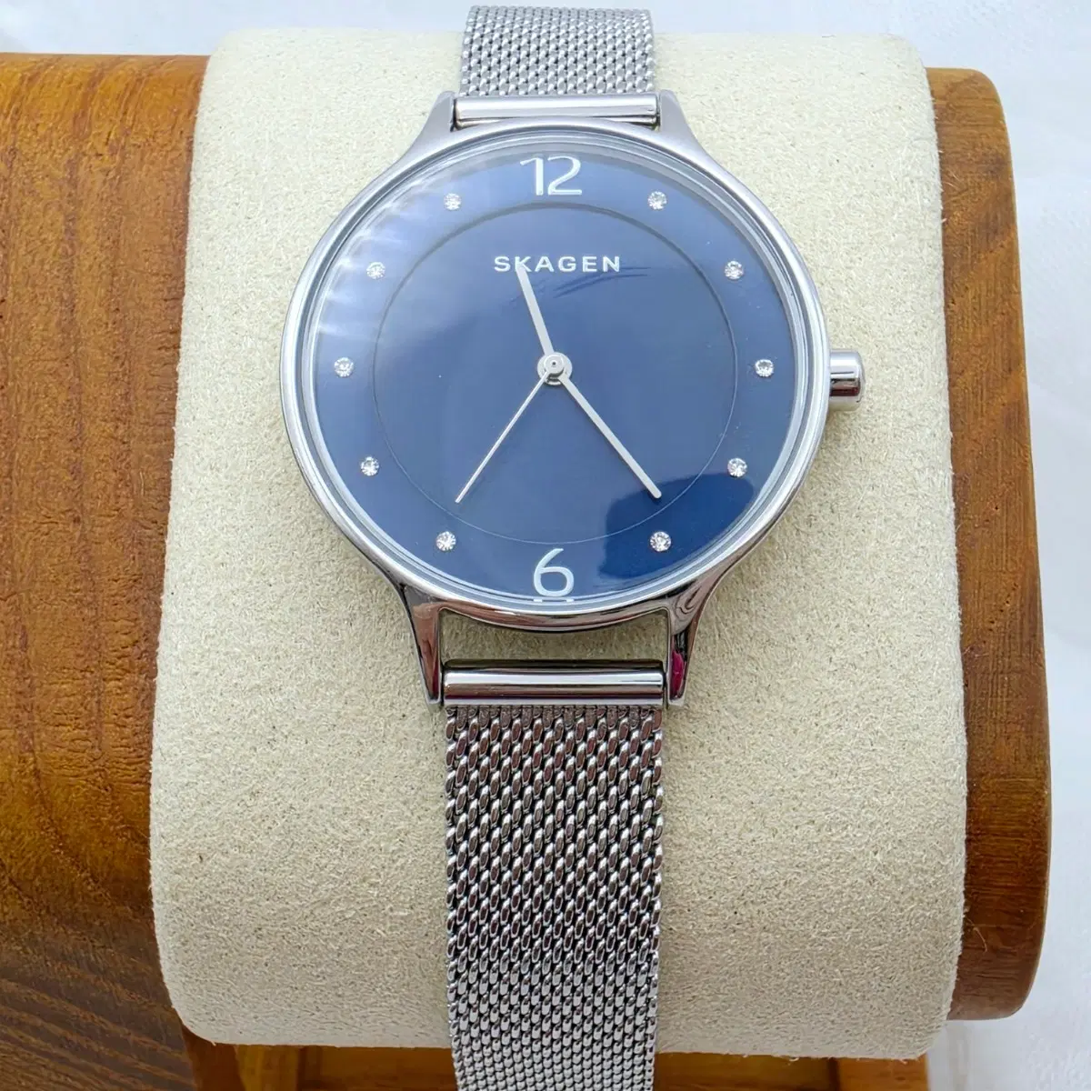 <스카겐 아니타> 딥 블루 다이얼 여성 매쉬 시계 30mm SKW2307