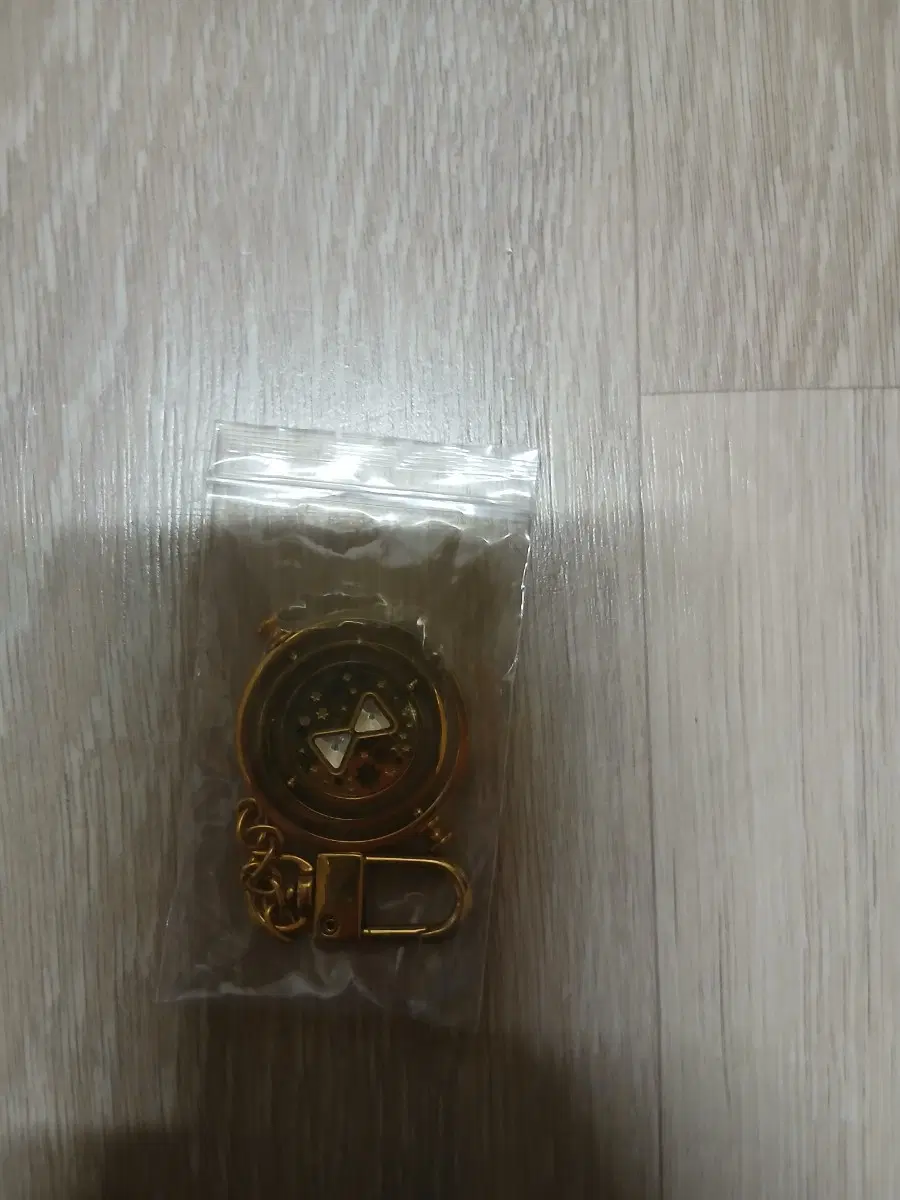 오에스티 타임터너 열쇠고리 팝니다.(가격내림)