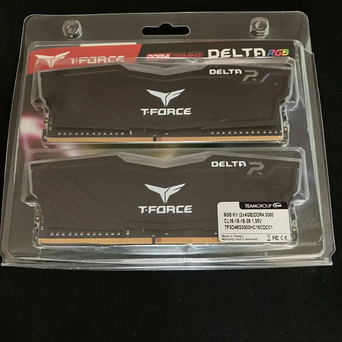 팀그룹 티포스 T-Force RGB DDR4 8GB (2x4GB)