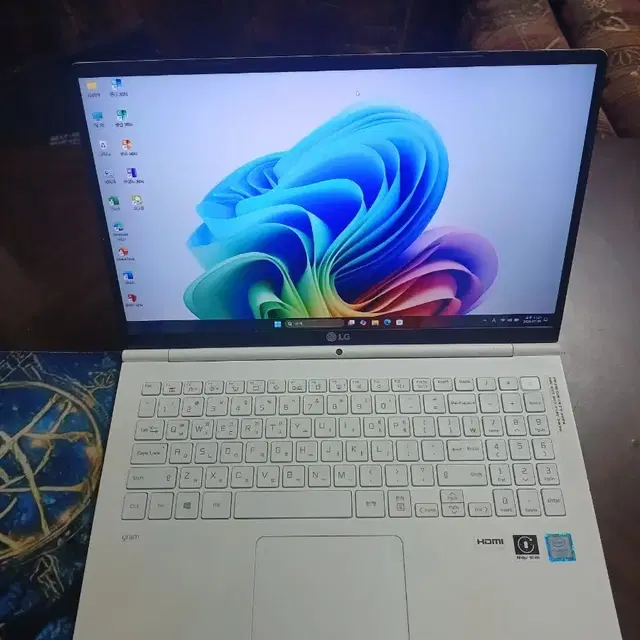 LG 그램 노트북 화이트 램16기가 SSD256기가