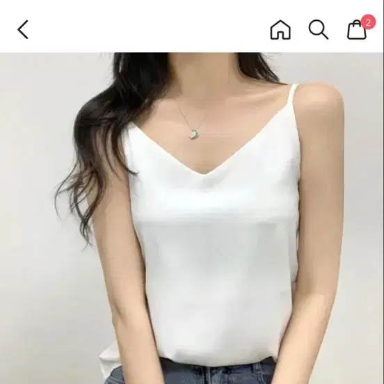 화이트 브이넥 끈나시 블라우스
