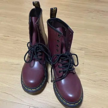닥터마틴 1460W 8홀 부츠