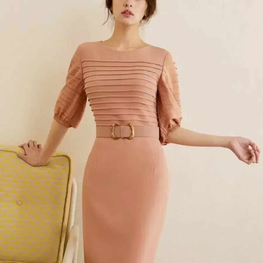 미샤 MICHAA 셔링 퍼프소매 원피스 반팔 하객룩 돌잔치 정장 오피스룩