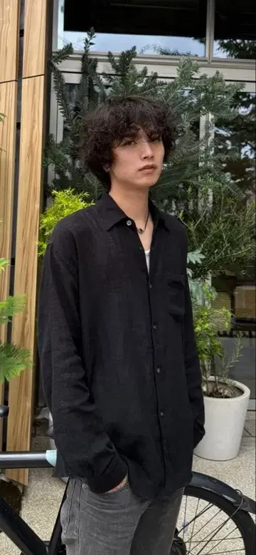후카미 코우타 착용 ZARA 시어 셔츠