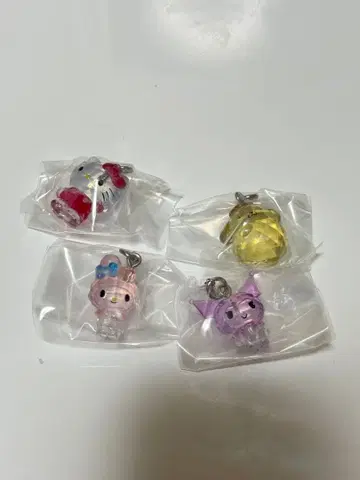 산리오 크리스탈 메지루시 액세서리 키티 폼폼푸딩 쿠로미 마이멜로디