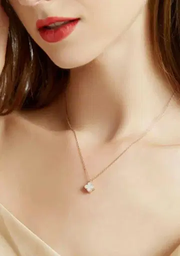 스와로브스키 LIISEA 클로버 리버서블 목걸이