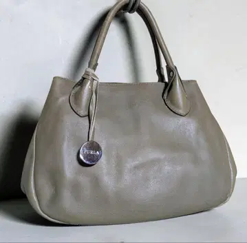 FURLA 올 가죽 세미 숄더 핸드백 카키 무료배송!