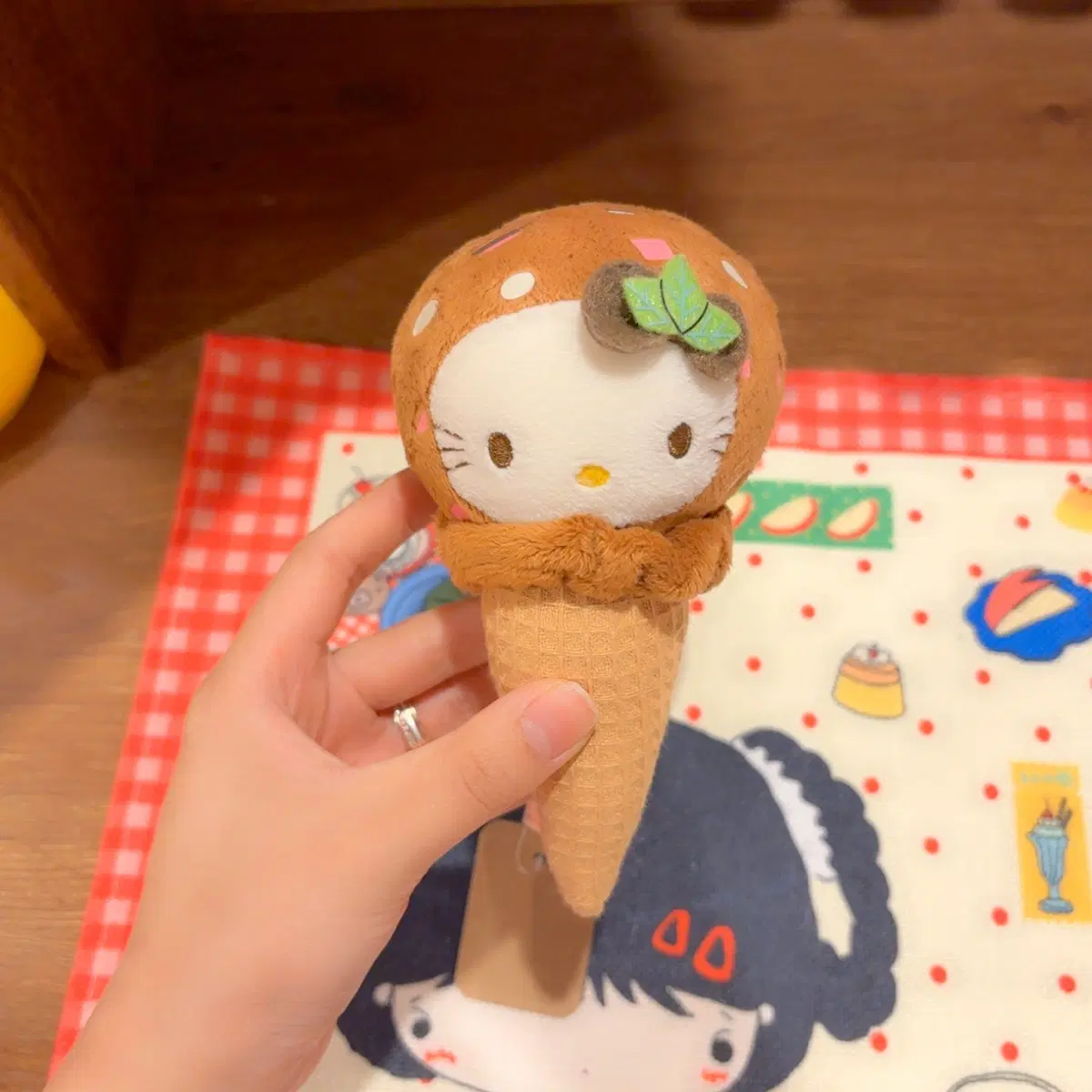 고전 산리오 헬로키티 초코 콘 아이스크림 인형