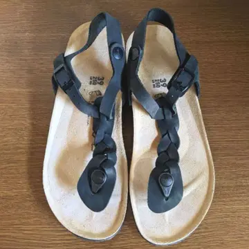BIRKENSTOCK 블랙 벨트 T 스트랩 샌들 빌켄 슈토크