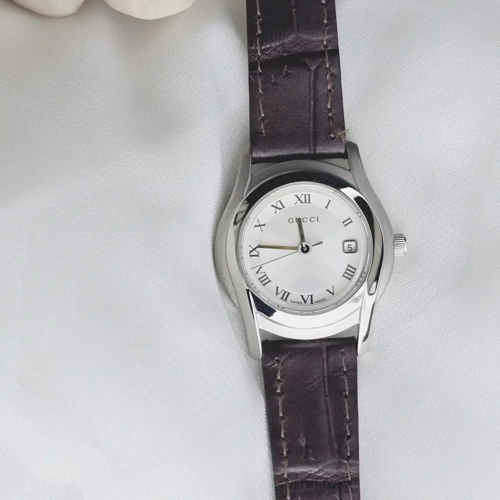 구찌 GUCCI 5500L 신형 새상품급 기념일 선물 여성용