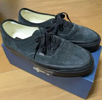 VANS Authentic 스웨이드 블랙 스니커즈