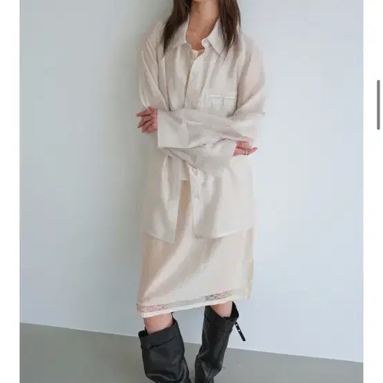 SEE-THROUGH BACK STRAP SHIRT_LIGHT GREY