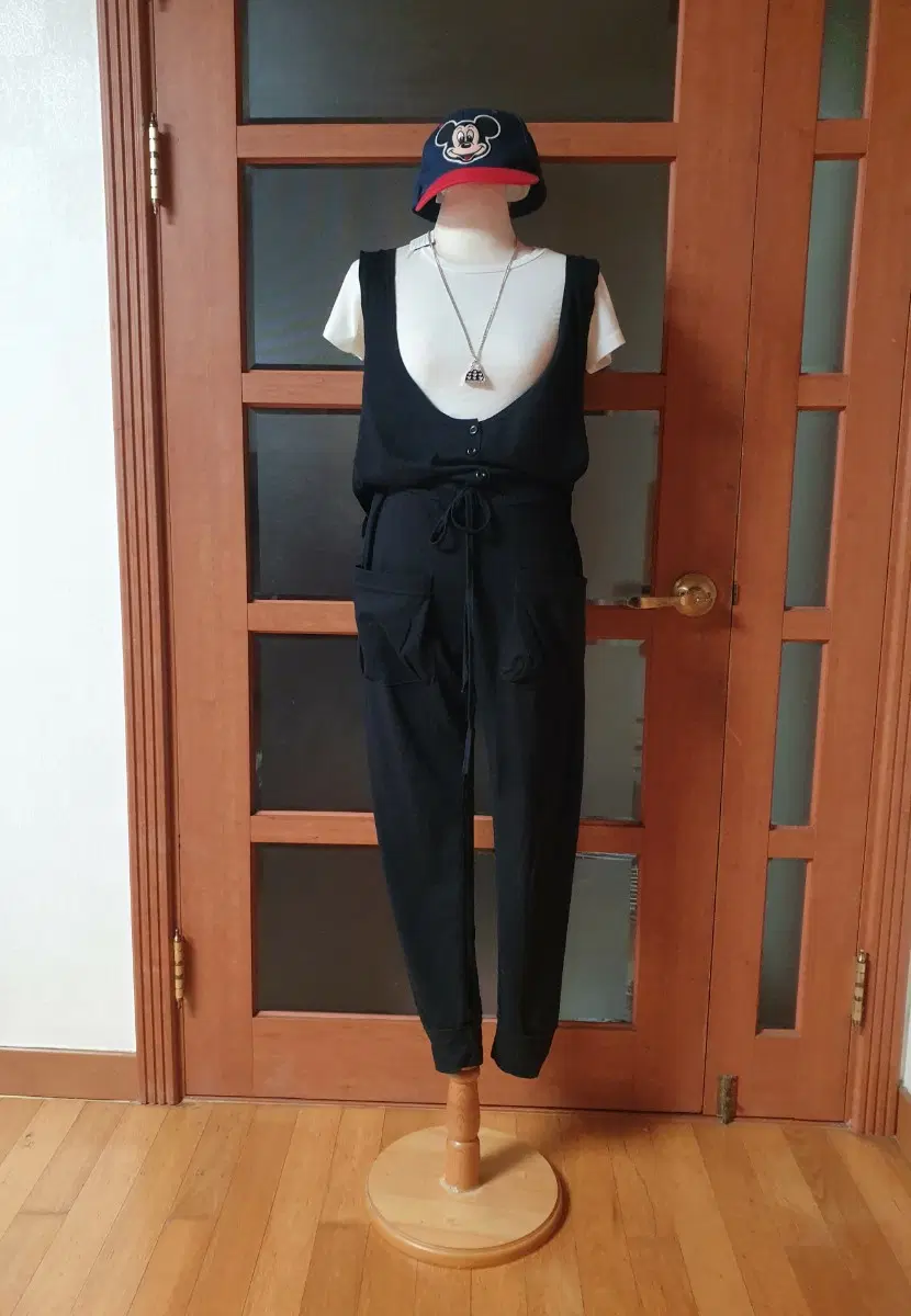 (새제품)베이비돌 버튼업 점프수트 블랙