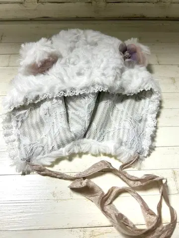 네오 브라이스용 화이트 퍼 귀 달린 보닛