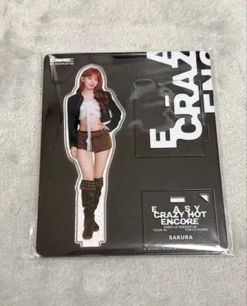 LE SSERAFIM 사쿠라 아크릴 스탠드 CRAZY 도쿄돔