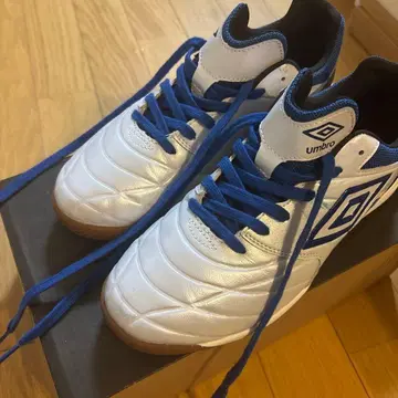 Umbro ACCERATOR 풋살화 25.5cm