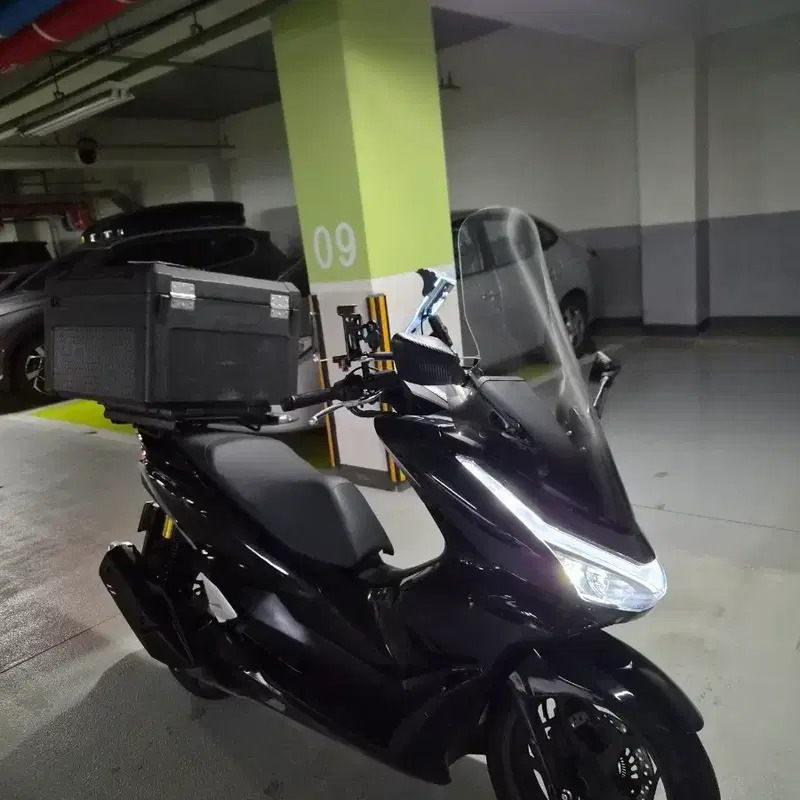 혼다 pcx125 26년 2월출고 신차급 싸게 팝니다(배달용품다드려요)