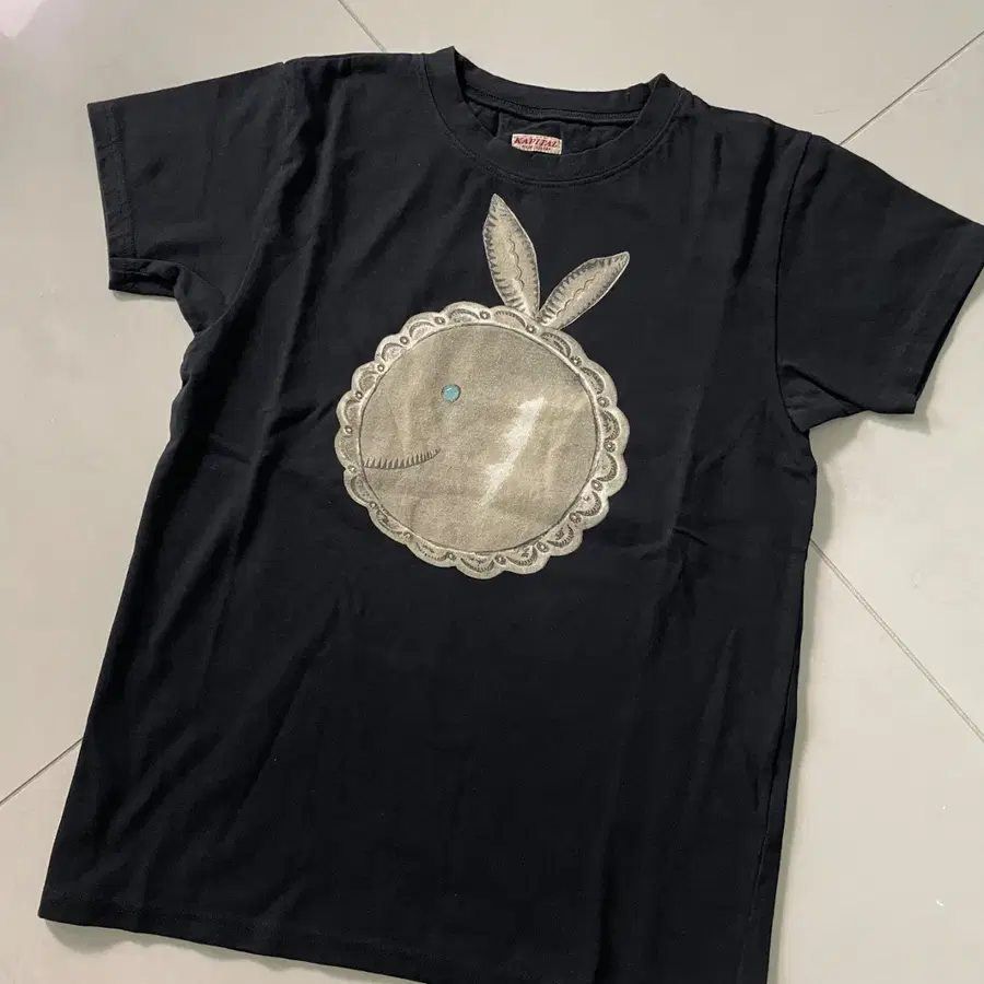 Kapital 캐피탈 tenjiku crew tee