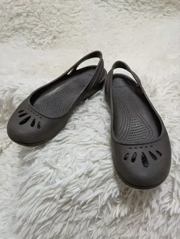 Crocs 샌들 마린디 브라운 플랫슈즈