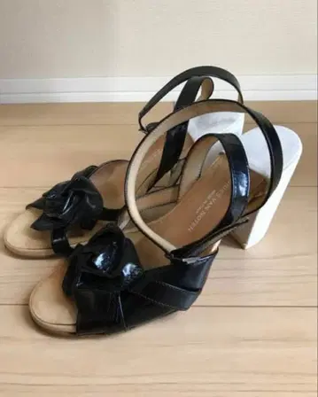 DRIESVANNOTEN 드리스반노튼 꽃무늬 샌들 37 23.5cm 상당