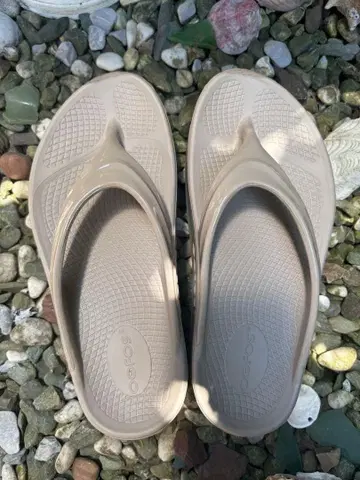 OOFOS 우포스 OOmega 우메가 여성용 23cm 베이지