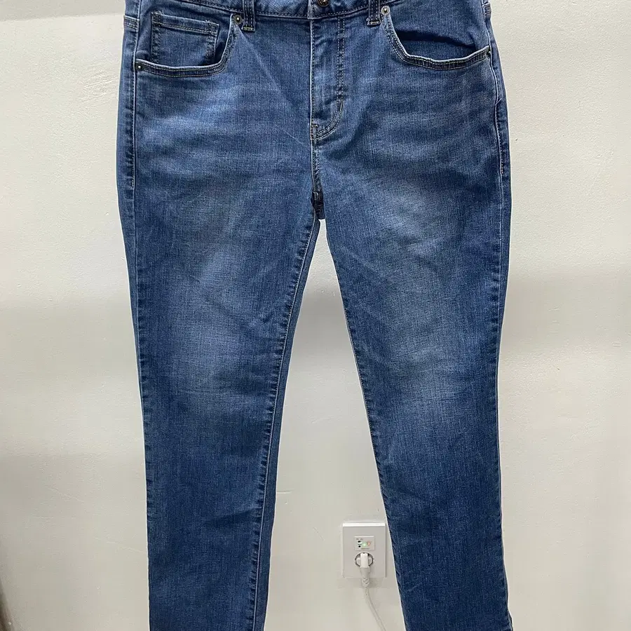 30인치)2025 GUESS 게스 스판 청바지