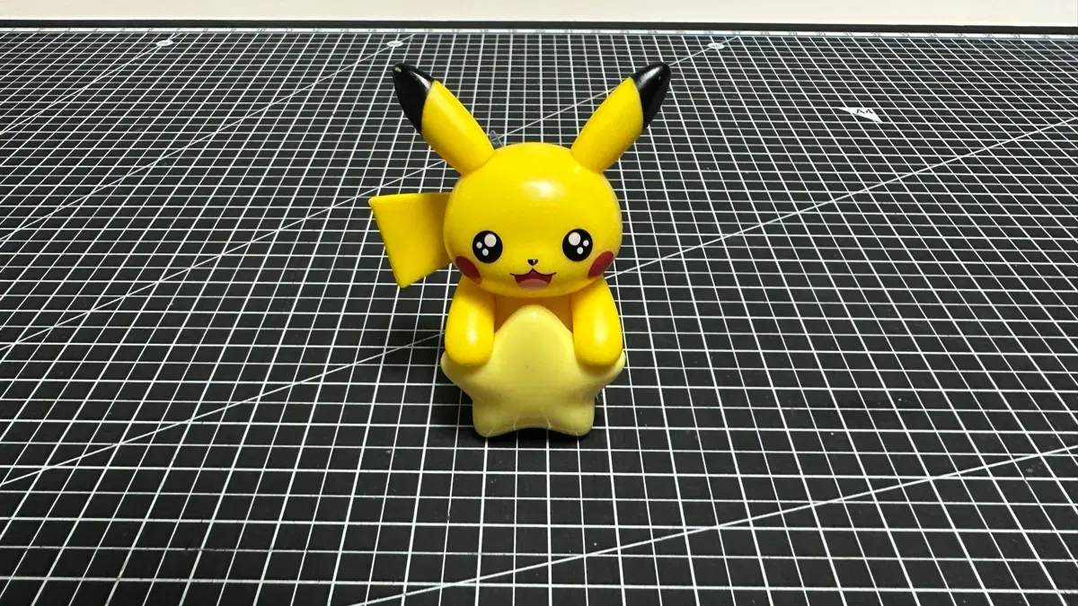 포켓몬스터 피카츄 LED별 인형 판매합니다