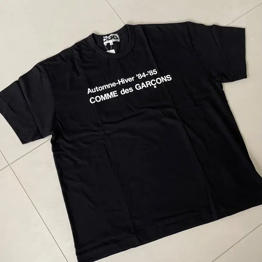 CDG 씨디지 Staff short tee