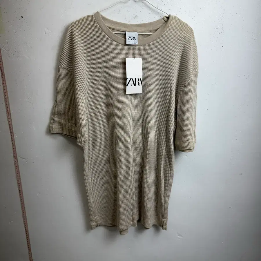 자라 와플 반팔 티 베이지