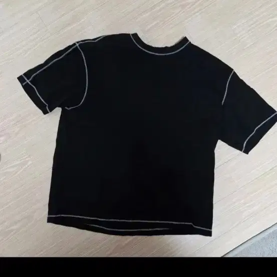 에잇세컨즈 스티치 반팔