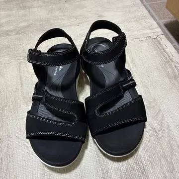 Clarks Cloudsteppers 샌들 블랙