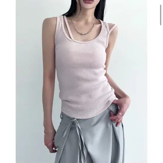 unbalance strap golgi sleeveless