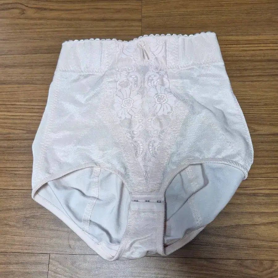 누벨마리 삼각거들  .76새상품. 미세 점얼룩
