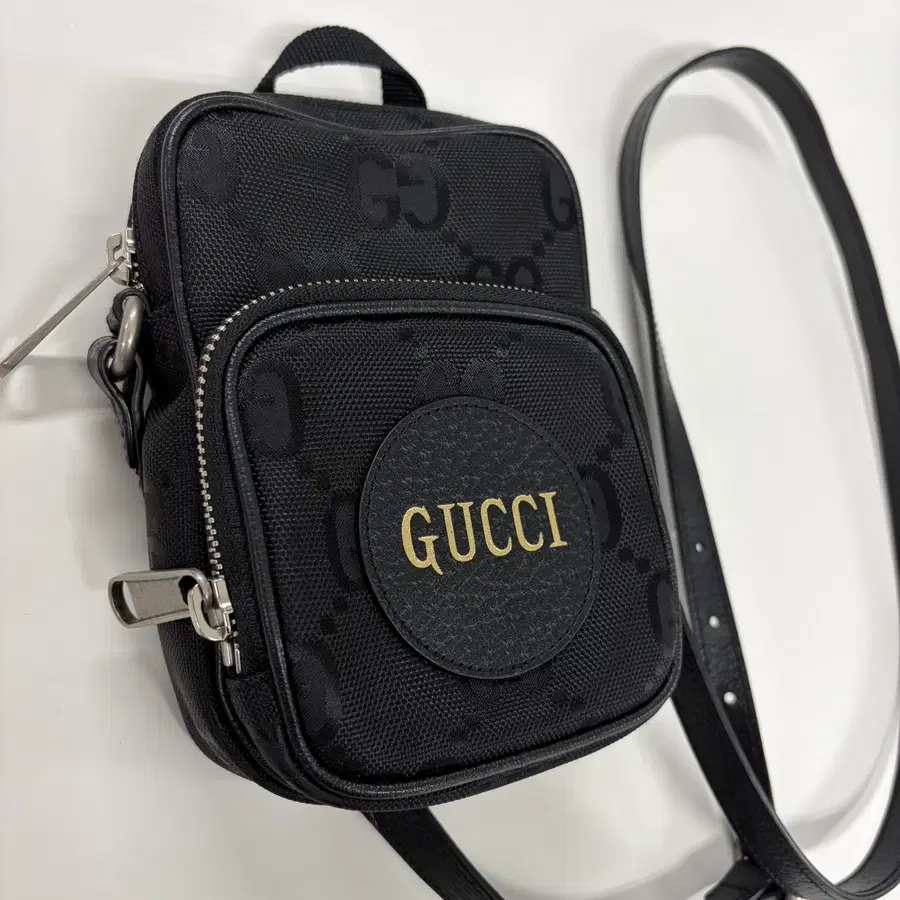 구찌 GUCCI 오프 더 그리드 나일론 미니 크로스백