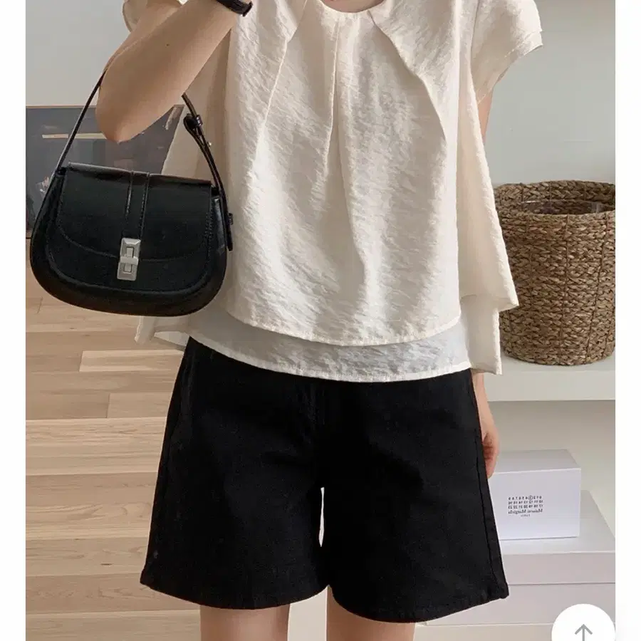 버키 캡소매 핀턱 반팔 블라우스 크림
