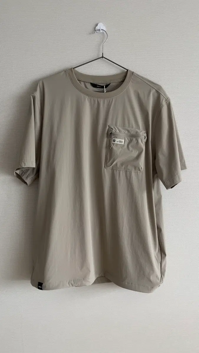 새상품) NEPA 베이지색 포켓 반팔티 95