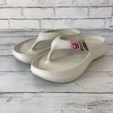 7.10 h83 로우 클래식 샌들