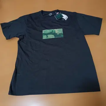 UNIQLO UT 매트릭스 T셔츠 새상품
