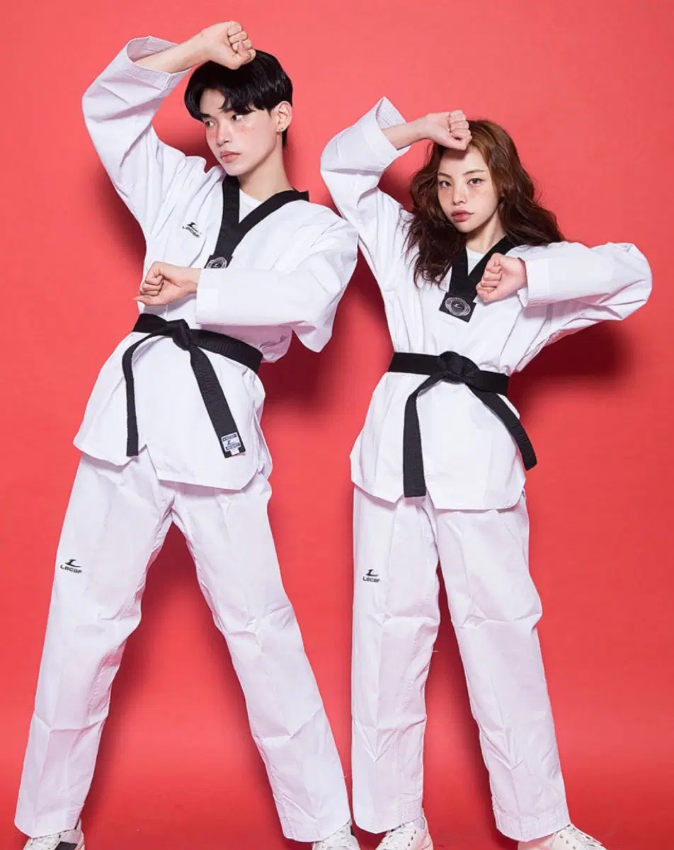 태권도복 (검은띠 포함) M 사이즈