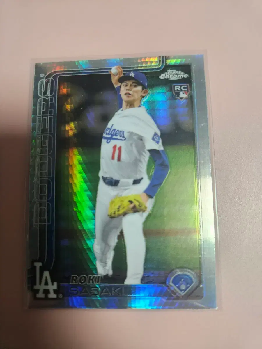 사사키 로키 2025 Topps Chrome 프리즘 리플렉터 루키
