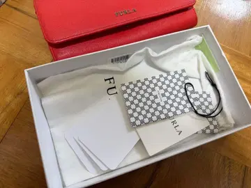 FURLA 장지갑 가죽 빨간색 상자 수납 가방 카드 포함 사용품