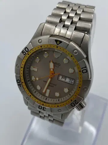 CASIO MD-711 20BAR 다이버 실버 다이얼 데이데이트 작동