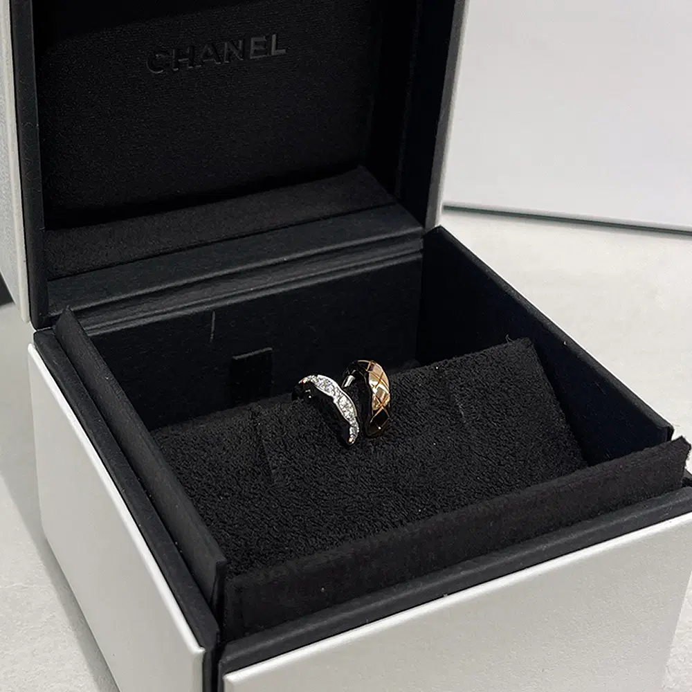 26SS/샤넬이어커프/코코크러쉬 18K 골드&다이아몬드 싱글 이어링 클립