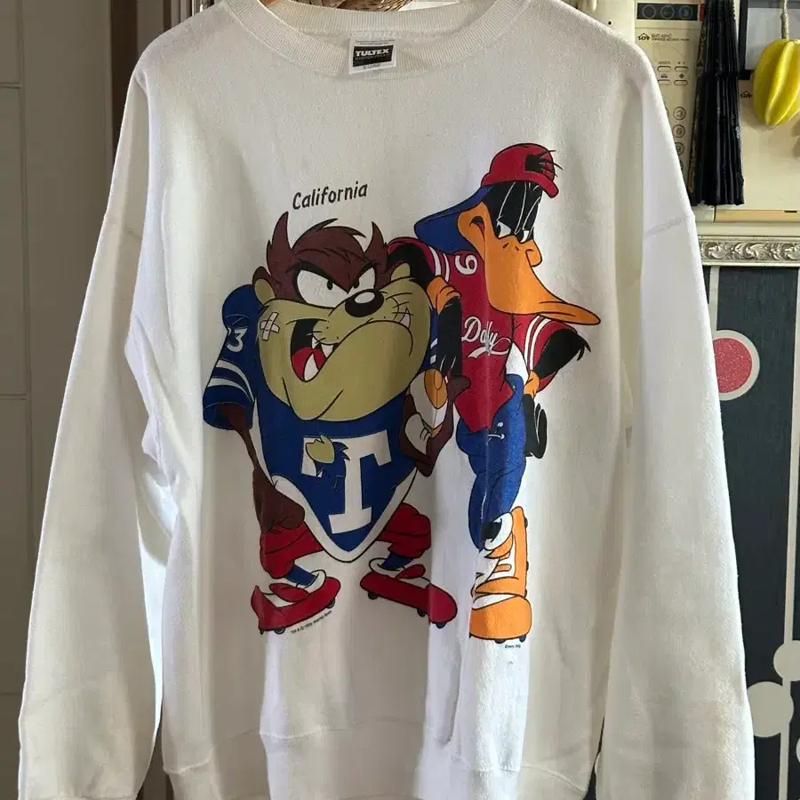 (XL) 빈티지 90s Warner Bros. Taz & Daffy 맨투맨