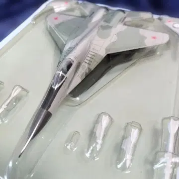 데아고스티니 에어 컴뱃 1/100 MiG-29 & 라팔 M