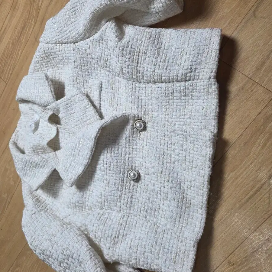 S.55러브홀릭 트위드 자켓 화이트. 길이.길이41cm 상태좋아요 여