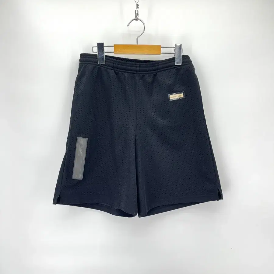 [Off-White] 18SS 오프화이트 로고 트랙 메쉬 쇼츠
