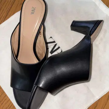 ZARA 샌들