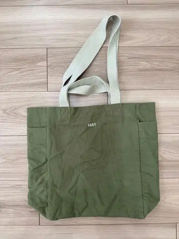 HAY WEEKEND BAG M 올리브