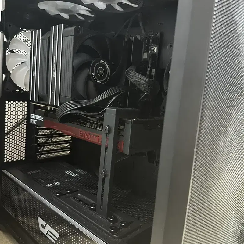 7800x3D RTX5070 하이엔드스팩 본체팝니다
